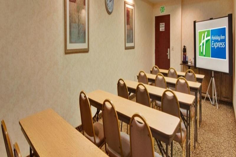 Holiday Inn Express Delano Highway 99 By Ihg Ngoại thất bức ảnh